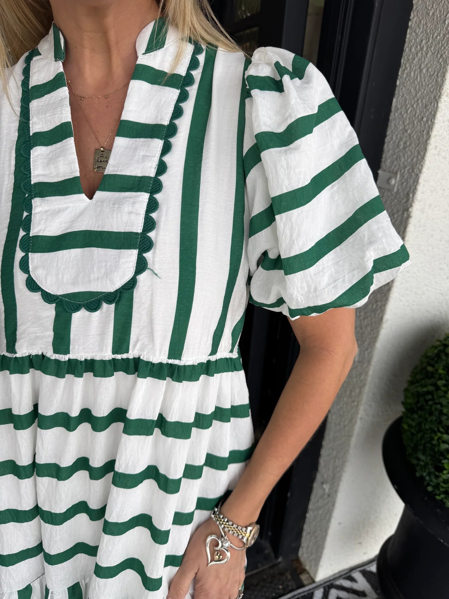 Women's Short Bubble Sleeve Striped Dress With Pockets