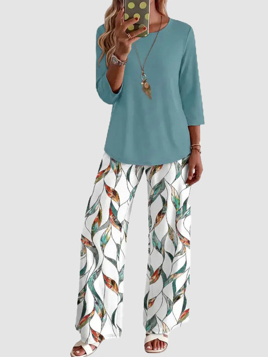 Women 3/4 Sleeve Solid Top & Graphic Print Wide Leg Pants