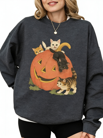 Women's Vintage 90s Halloween Cat Crewneck Sweatshirt