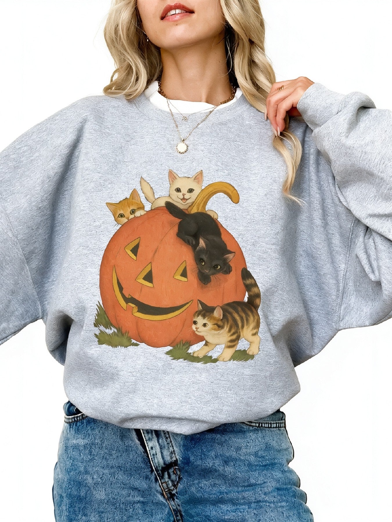 Women's Vintage 90s Halloween Cat Crewneck Sweatshirt