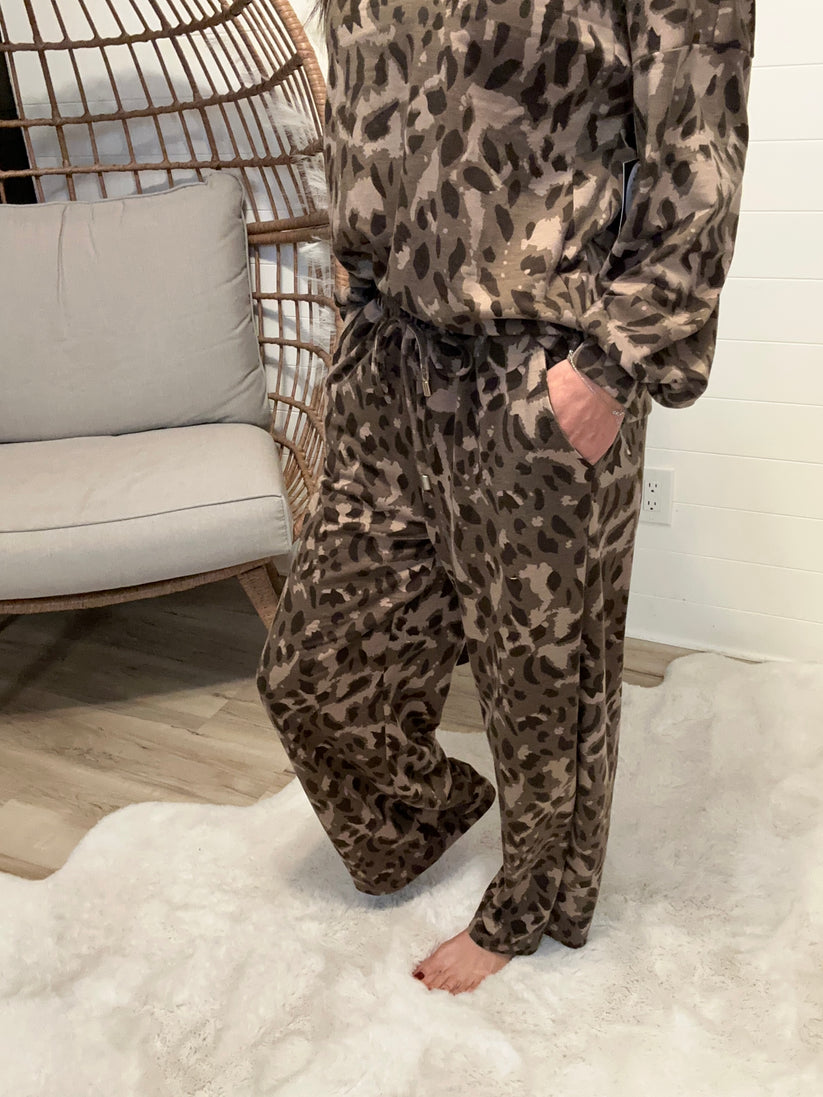 ⏰Hot Sale-Women's Cozy Leopard Print Two - Piece Set