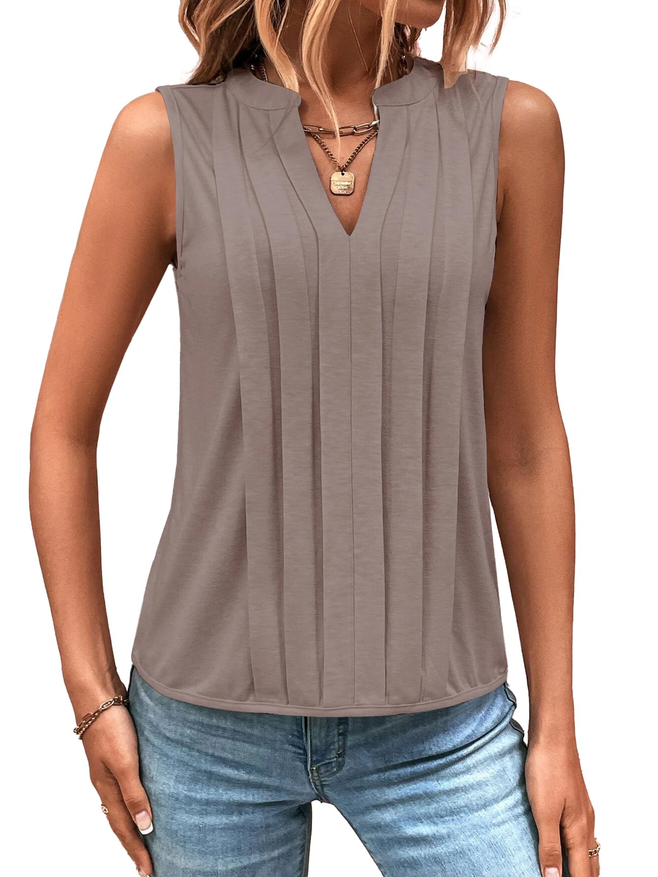 ✨2025 New Women's Sleeveless Notched V Neck Tank Tops