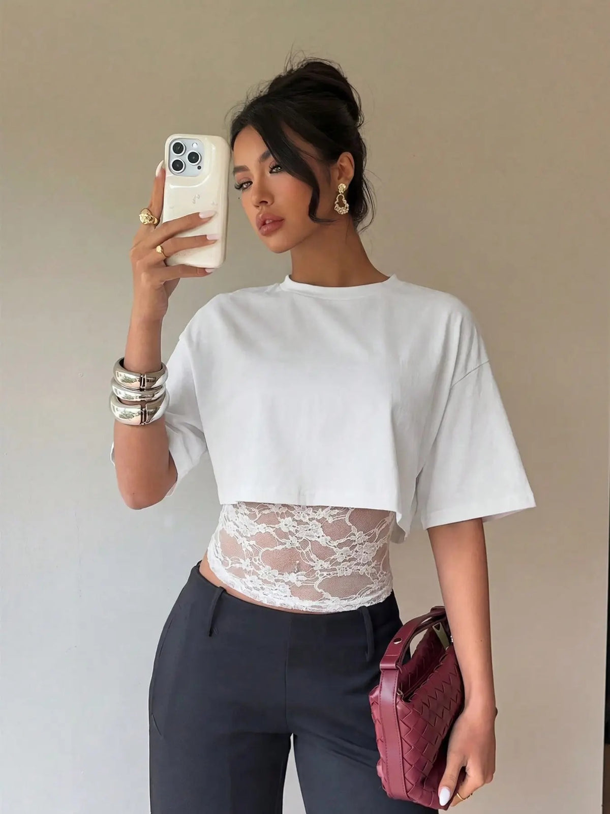 Women's Cropped Short T-shirt with Lace Splicing