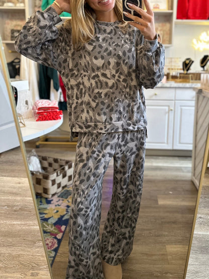⏰Hot Sale-Women's Cozy Leopard Print Two - Piece Set
