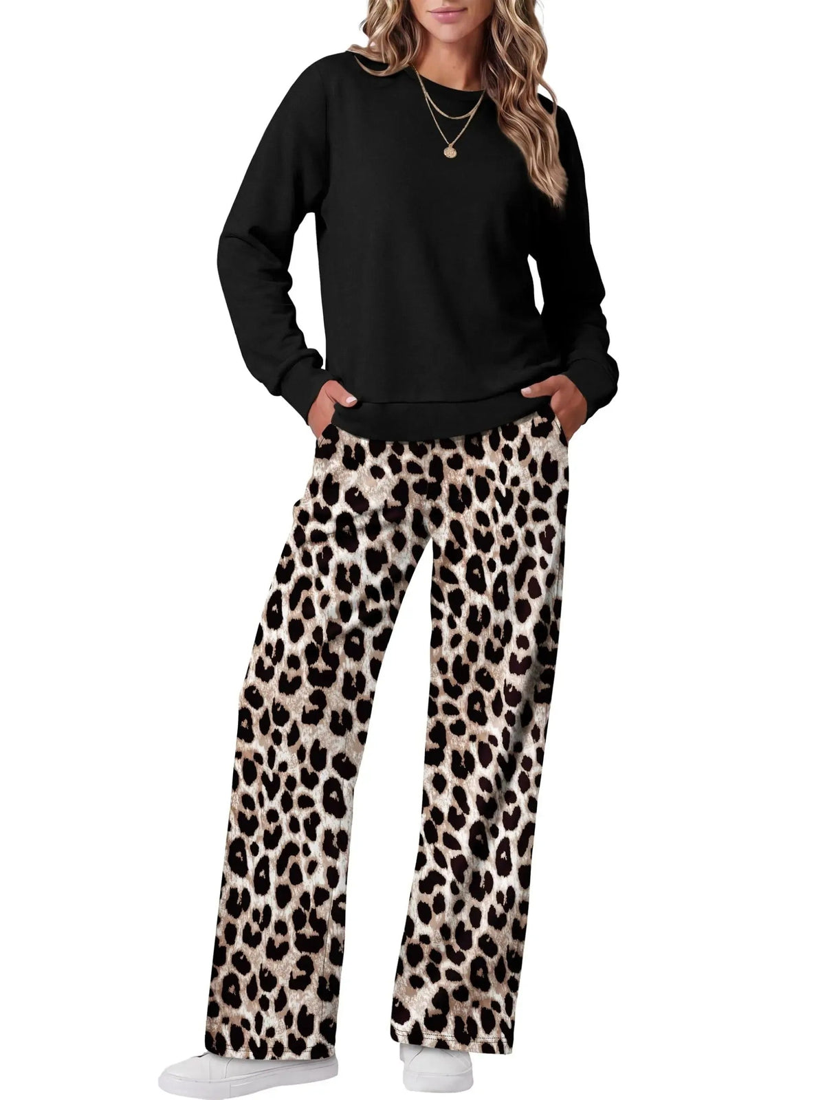 Women's Two-Piece Loungewear Set with Crew Neck Top & Printed Pants