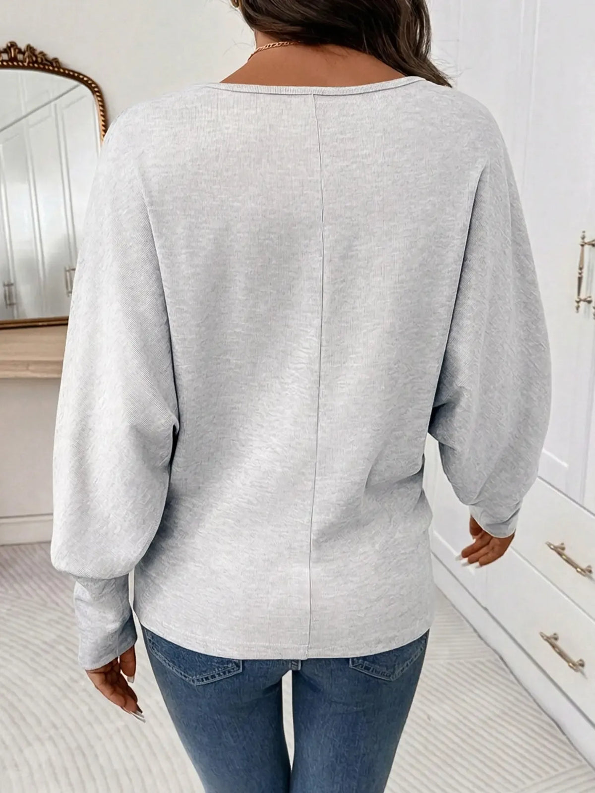 Women's Casual Loose Round Neck Soft Batwing Sleeve Long Sleeve Top